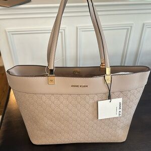 Ann Klein hand bag brand new with tags on.